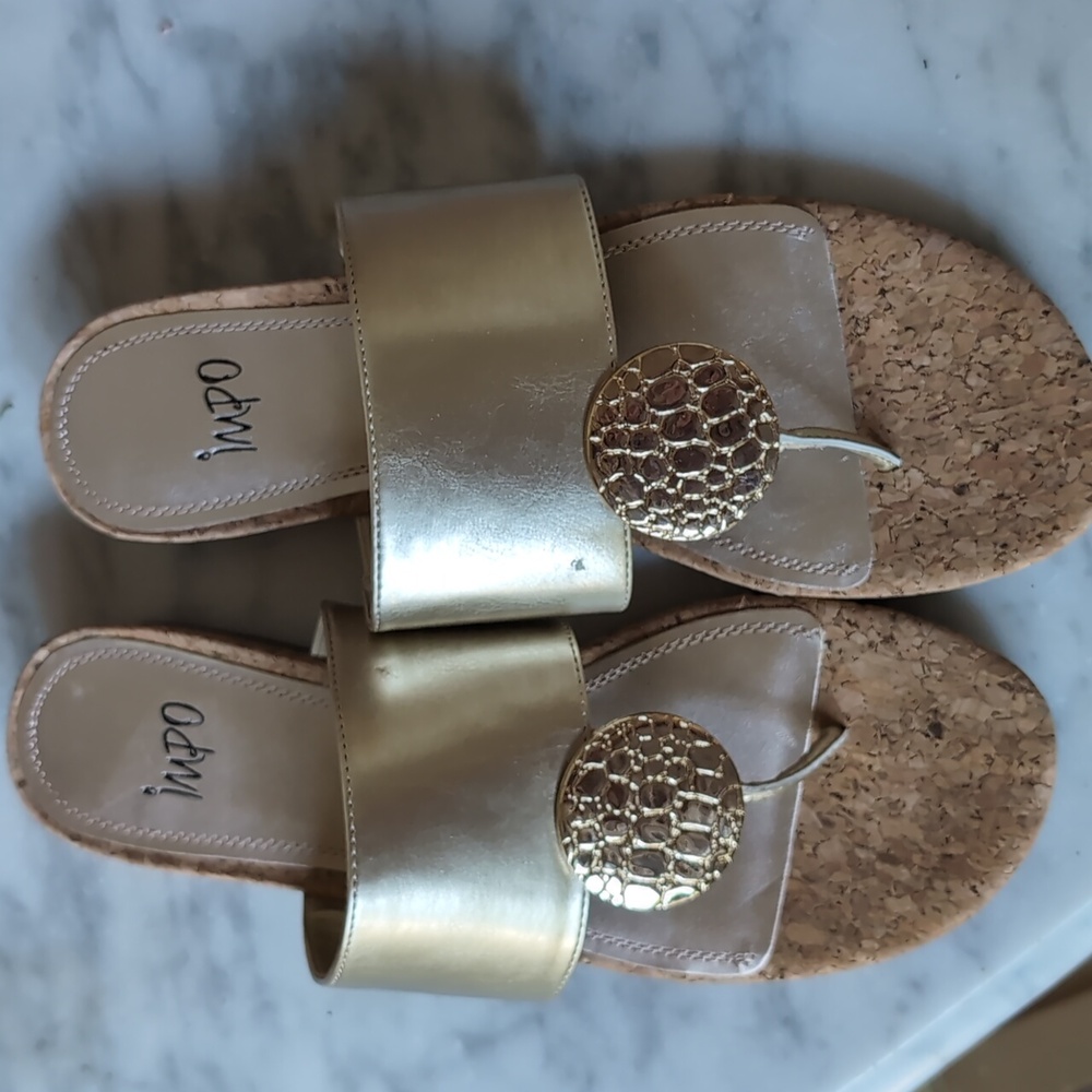 Women's new  Impo sandals size 91/2 gold color